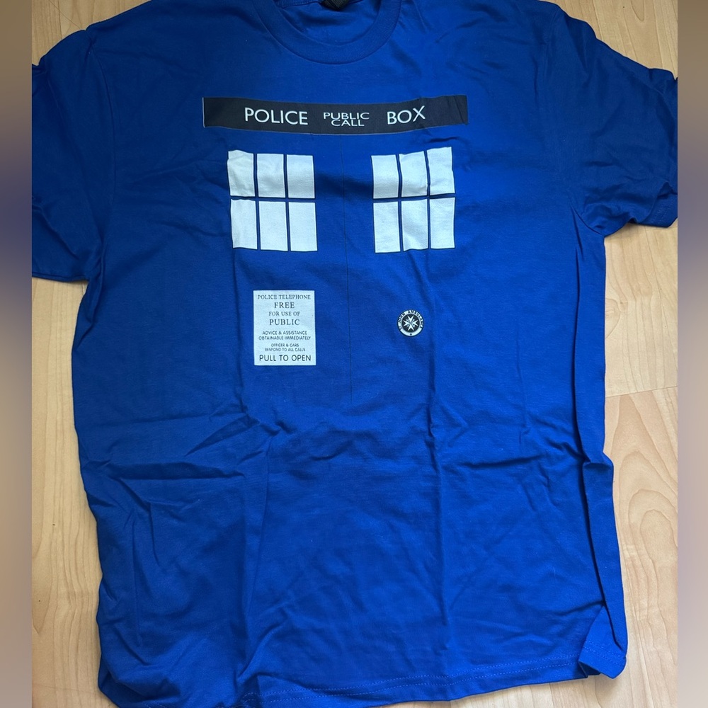 NWT teepublic tardis t shirt from doctor who - Picture 2 of 5